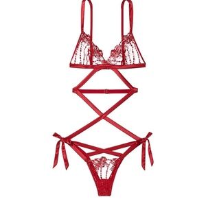 New! Victoria’s Secret VERY SEXY Bow Embroidery Open-Back Teddy Red 45657